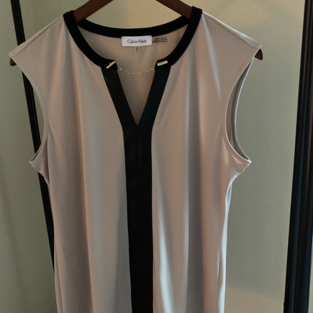 Women’s Calvin Klein Top in Medium
